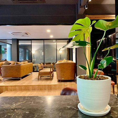 The Bedrooms Boutique Hotel Bangkok Exterior photo
